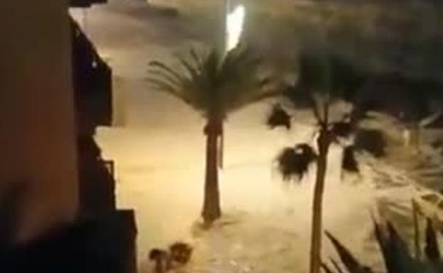 Declaran la alerta en Garachico por fuerte oleaje